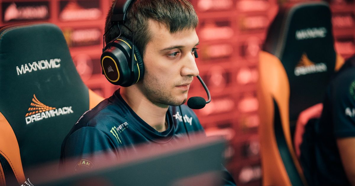 Arteezy пожаловался на вылеты в Dota 2