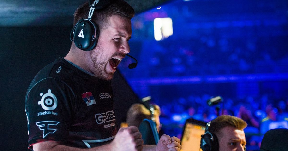 Тренер FaZe Clan взял три клатча против NRG Esports команда все равно