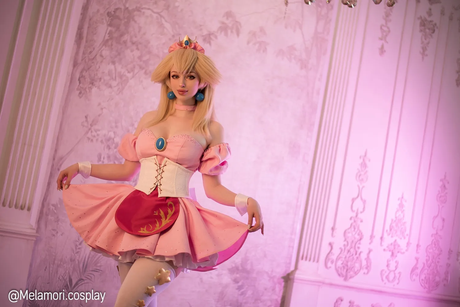 Sexy Peach Cosplay