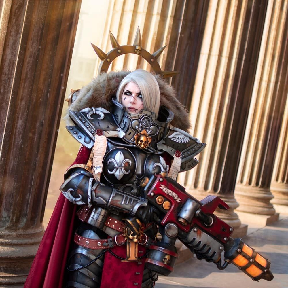 Sister of Battle из Warhammer 40 000. Источник: instagram.com/kinpatsucosplay/