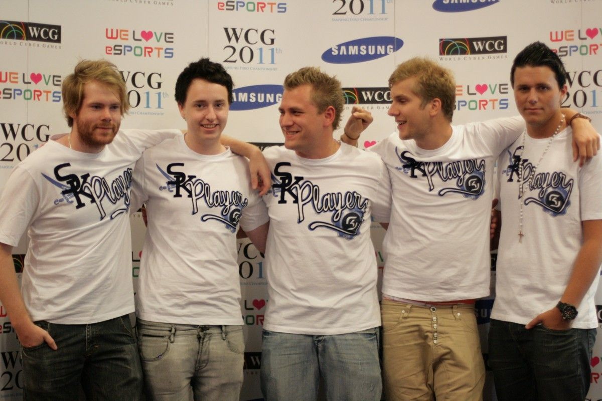 Состав SK Gaming в 2011 году (face, GeT_RiGhT, RobbaN, f0rest и Delpan)