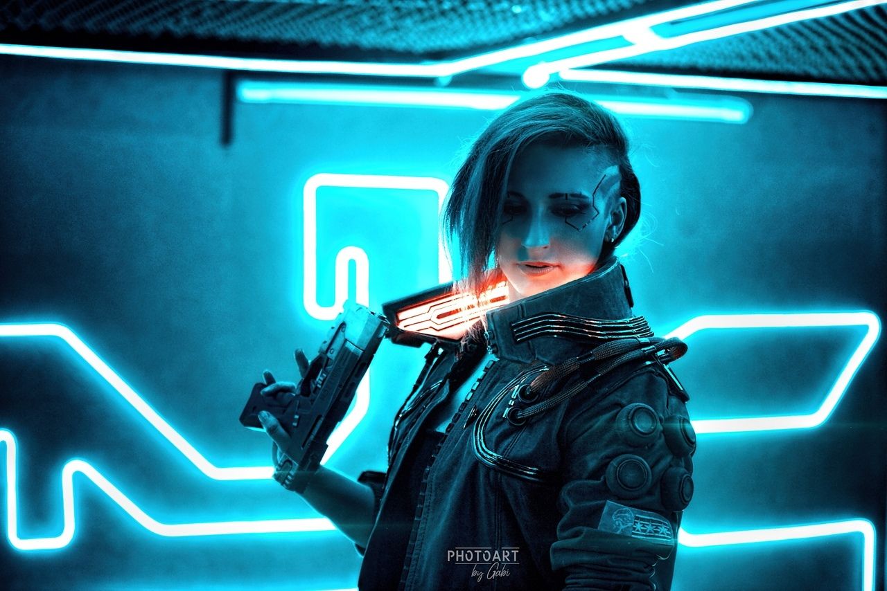 Косплей на Ви из Cyberpunk 2077. Косплеер: Анна Алексеева. Фотограф: Дмитрий Габдукаев. Источник: vk.com/brickus_cosplay