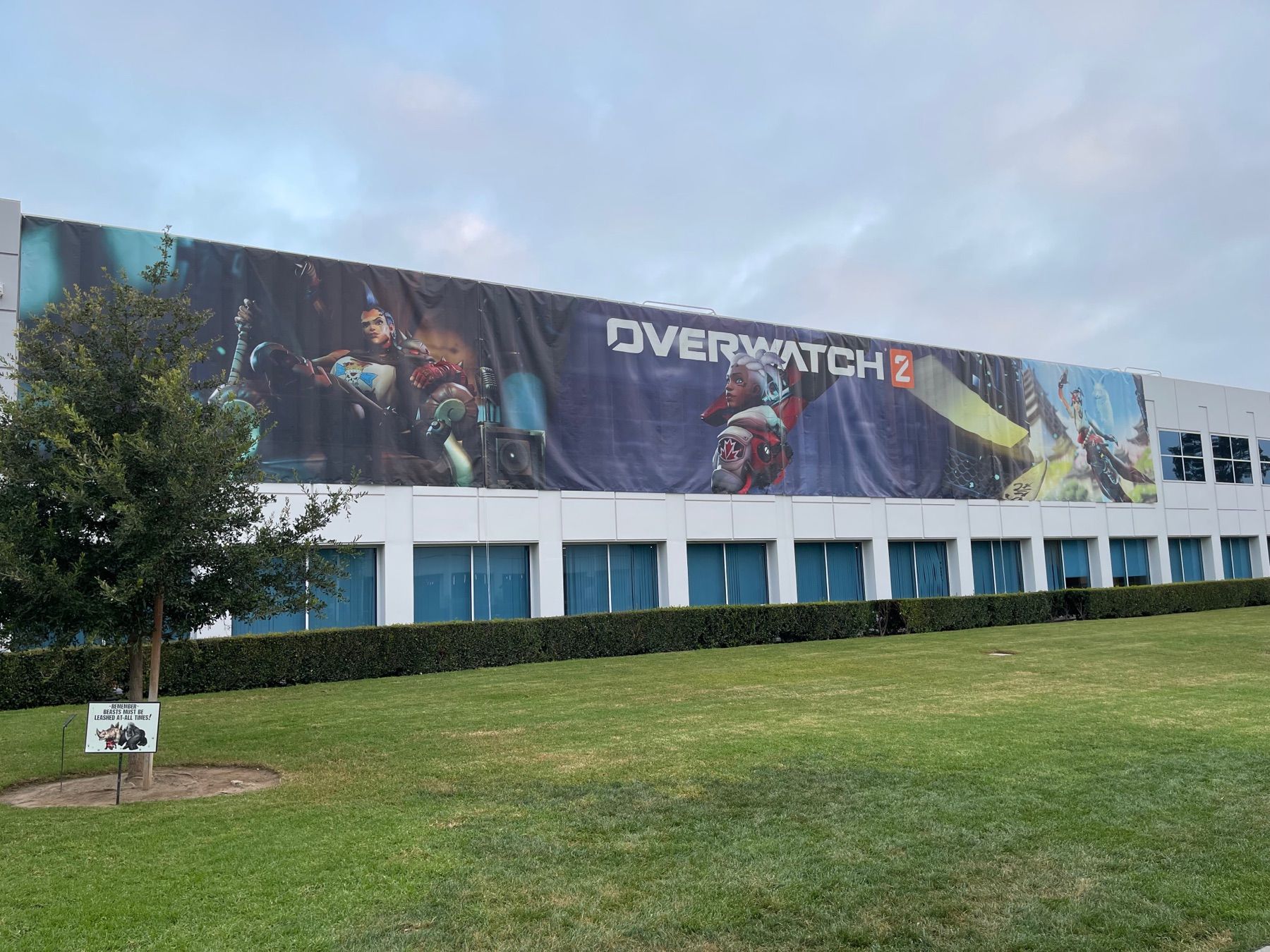 Штаб-квартира Blizzard Entertainment перед релизом Overwatch 2