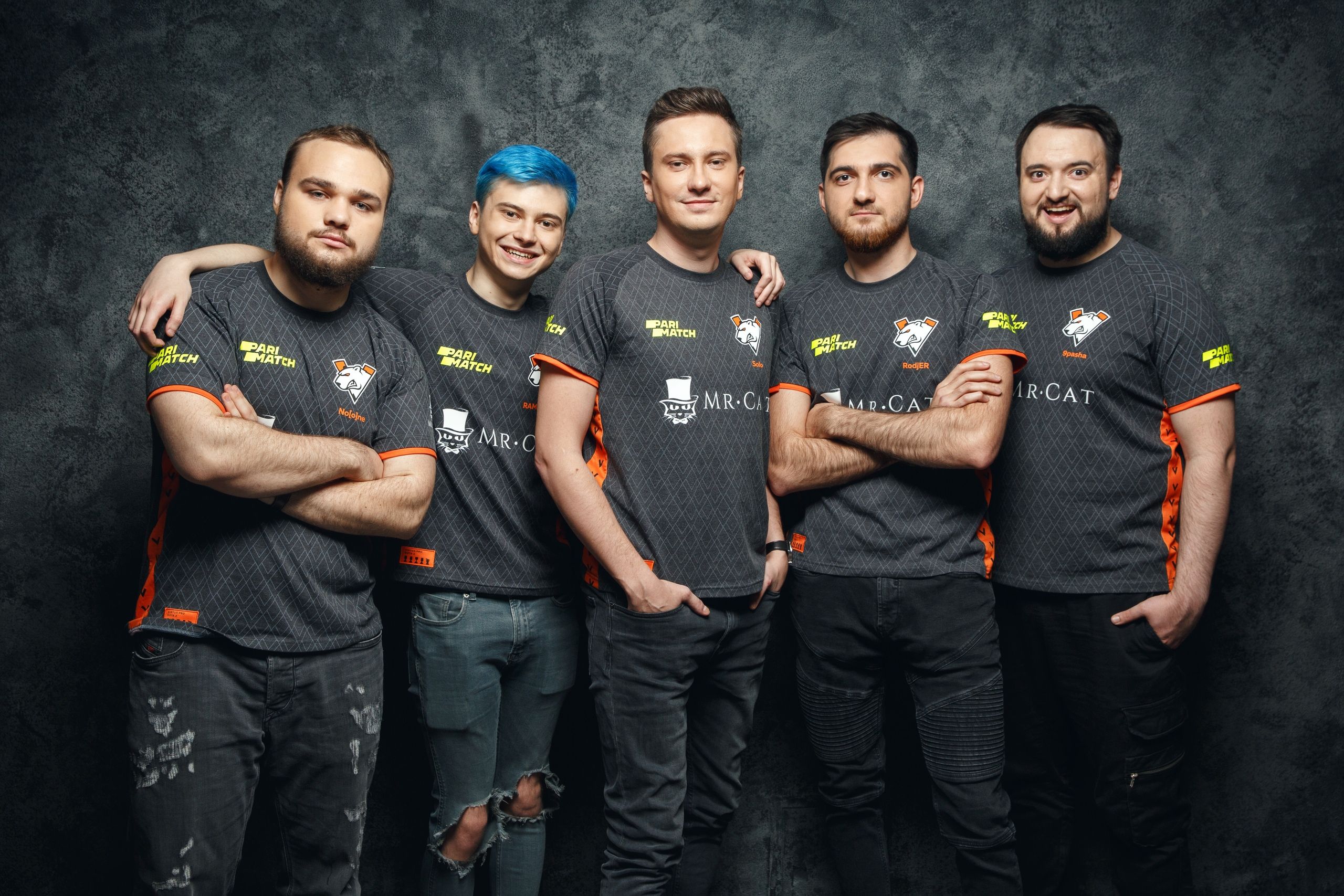 Известные команды киберспорта. Virtus Pro Dota 2. Золотой состав Виртус про. Команда Виртус про дота 2. Виртус про дота 2 состав 2019.