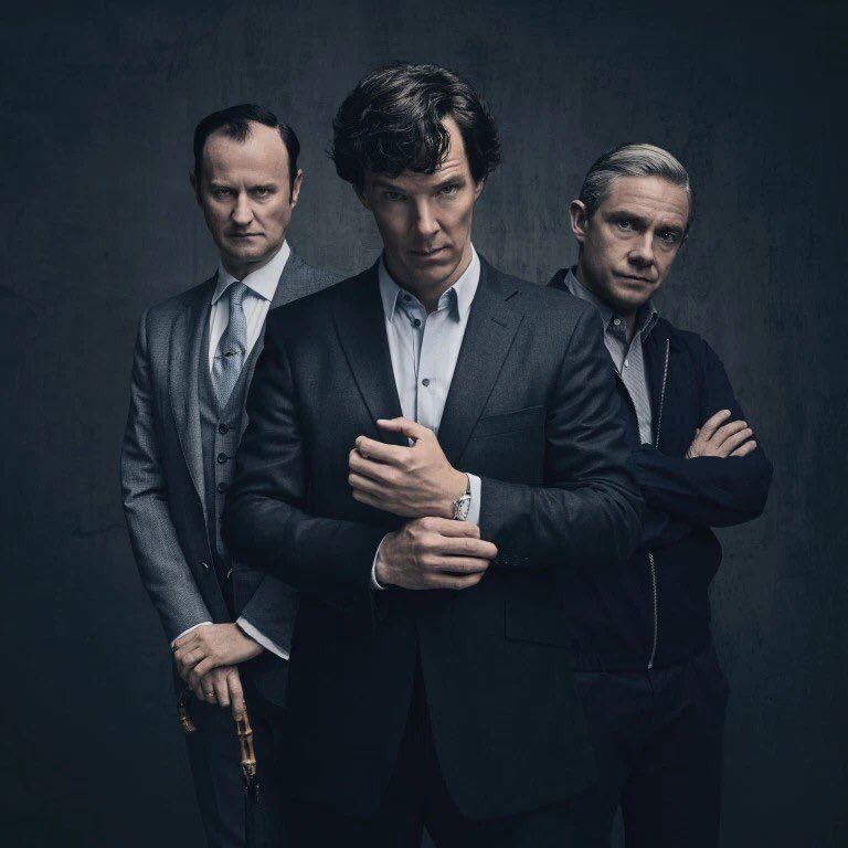 Майкрофт Холмс, Шерлок Холмс, Джон Ватсон — герои сериала «Шерлок». Промо, BBC