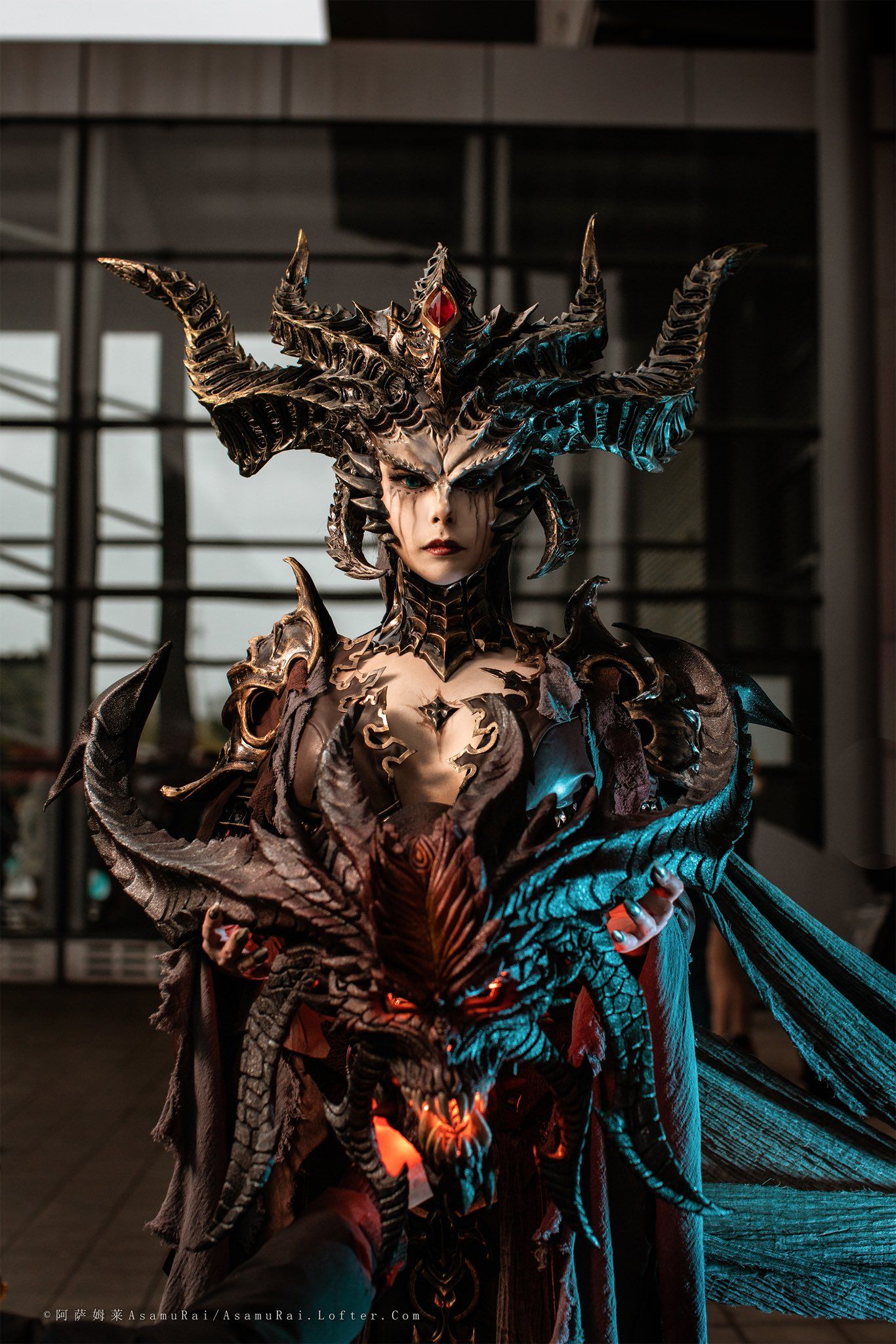 Lilith из Diablo IV. Косплеер: 木羊碳. Источник: twitter.com/MuyangTan