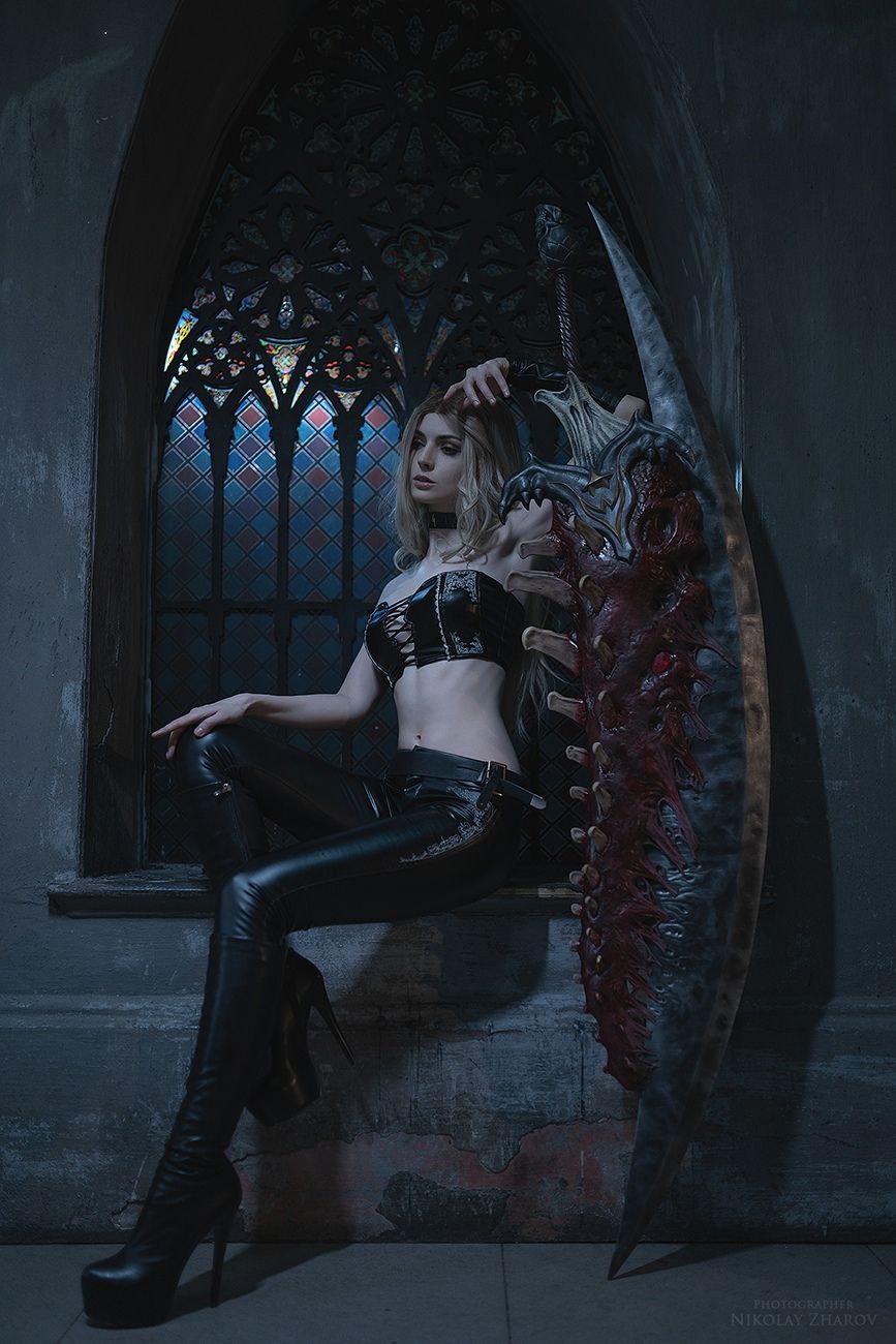 Косплей на Триш из Devil May Cry. Косплеер: Алиса Шпигель. Фотограф: Николай Жаров. Источник: vk.com/nikolay_photogroup