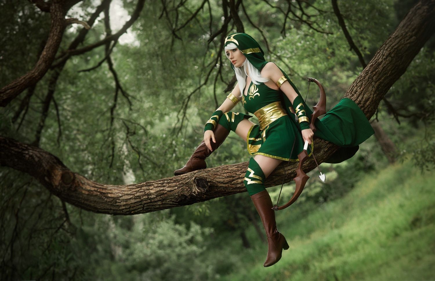 Косплей на Ashe из League of Legends. Косплеер: Александра Верс. Фотограф: Алена Филиппова. Источник: vk.com/fantasee