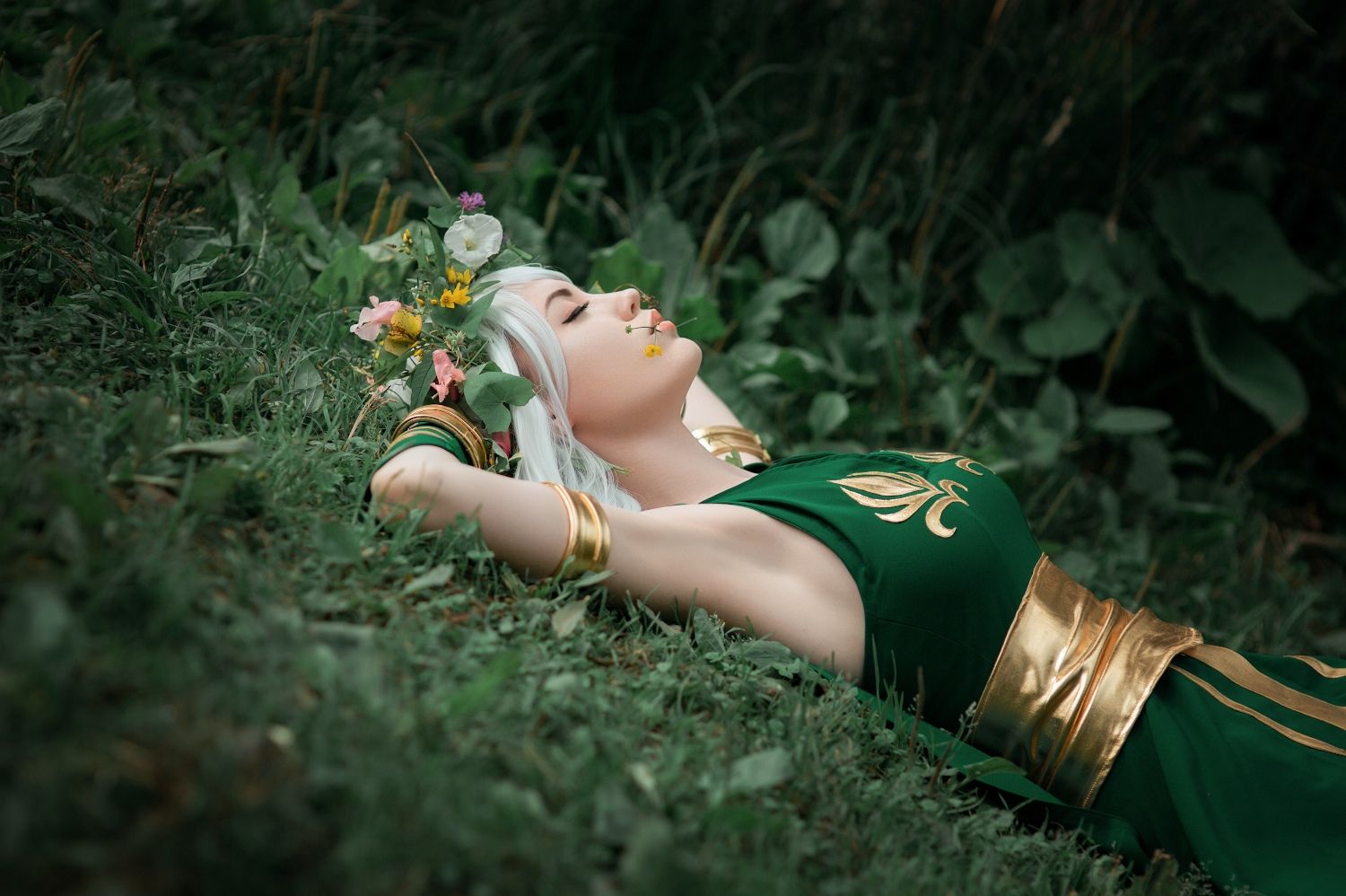 Косплей на Ashe из League of Legends. Косплеер: Александра Верс. Фотограф: Алена Филиппова. Источник: vk.com/fantasee