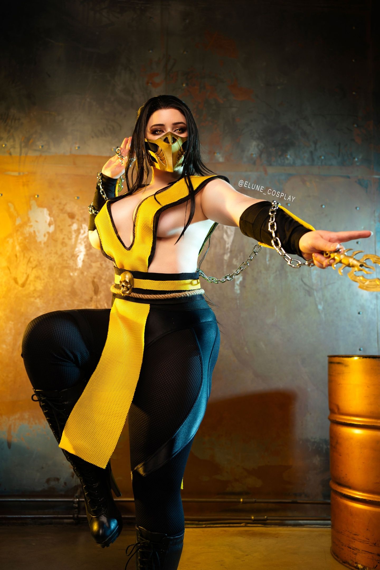 Женская версия Скорпиона из Mortal Kombat. Косплей: Elune_cosplay. Источник: vk.com/elune_cosplay