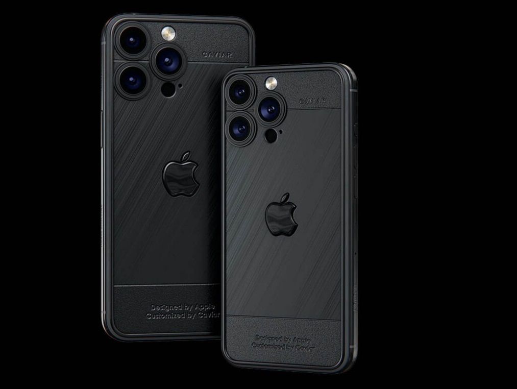 Iphone 15 черный титан. Айфон 15 про Блэк Титан. Iphone 15 Pro черный Титан. Кастомные смартфоны. Iphone 15 Pro черный Титан в руке.