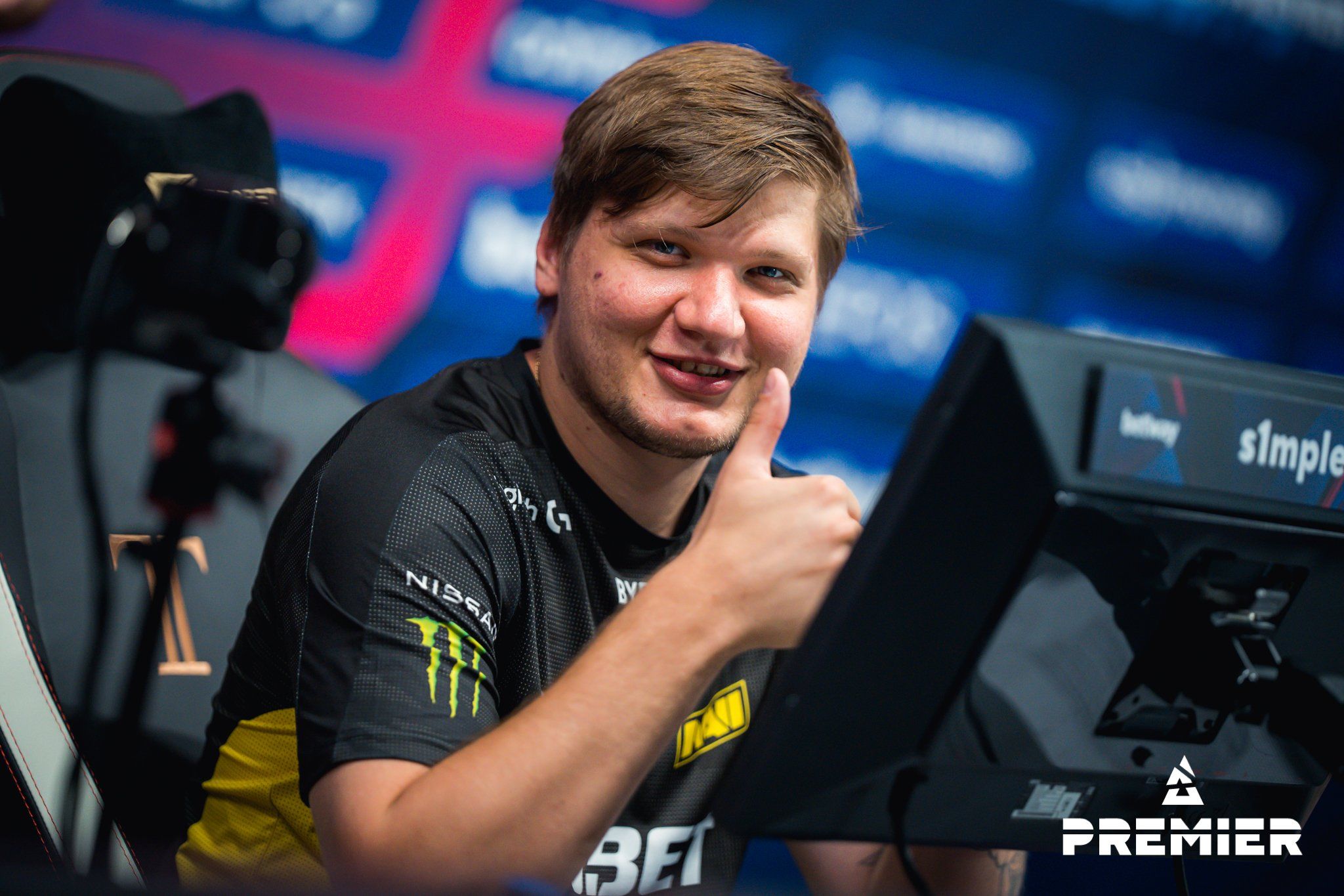 Александр s1mple Костылев