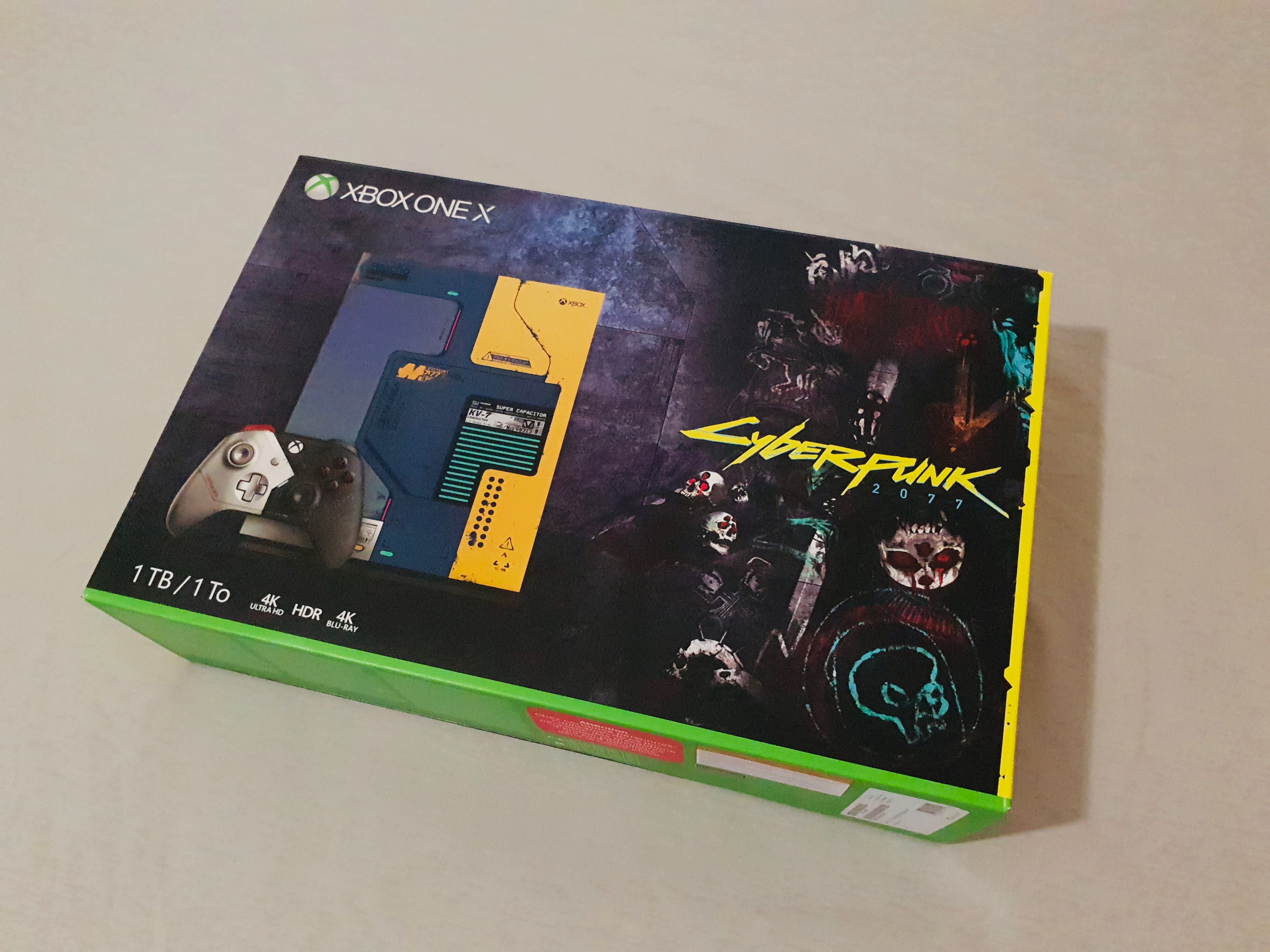 Xbox One X в стиле Cyberpunk 2077. Источник: reddit