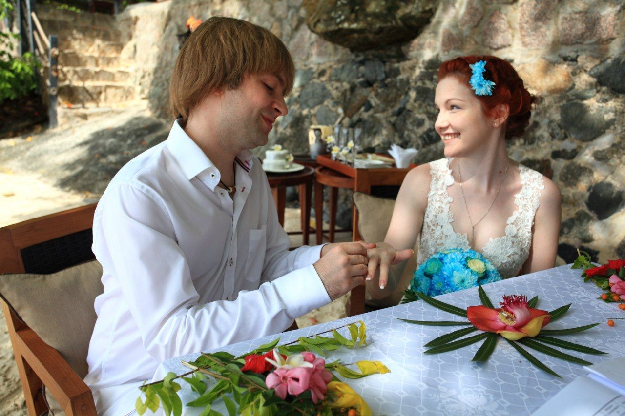 NS и Оля во время их свадьбы