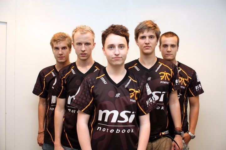 Состав Fnatic в начале 2009 года (f0rest, cArn, GeT_RiGhT, dsn и Gux)