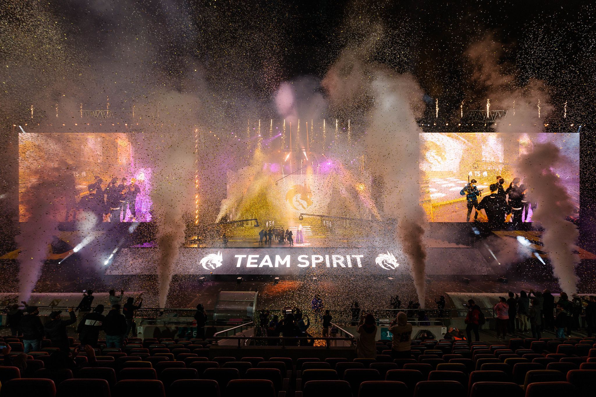 Команда Team Spirit на The International 10. Источник: Valve. Фотохостинг: Flickr.