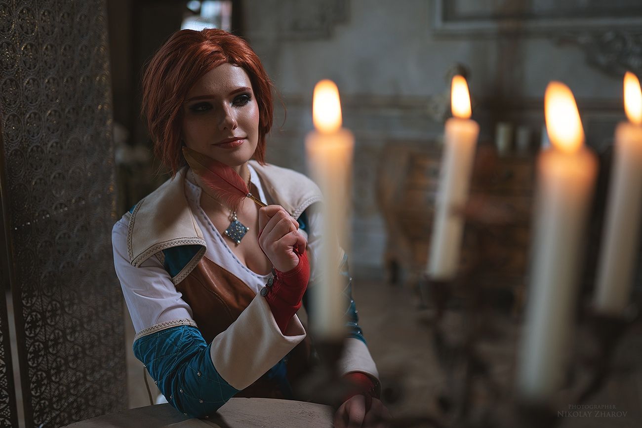 Косплей на Трисс Меригольд из The Witcher 3: Wild Hunt. Косплеер: Мирослава Ладовир. Фотограф: Николай Жаров. Источник: vk.com/nikolay_photogroup