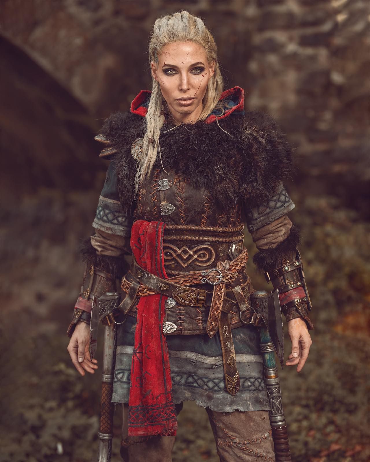 Эйвор из Assassin\'s Creed Valhalla. Косплееры: Бен Maul Cosplay Бергманн и Майя Фелиситас. Фото: instagram.com/eosandy_/ Источник: instagram.com/maul_cosplay/