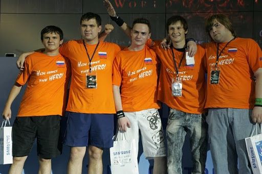 Чемпионы WCG Russia 2010, AoeXe &mdash; Fox, APG51, Negative, GodHunt, Fent1k | Изображение: 4gameforum.com