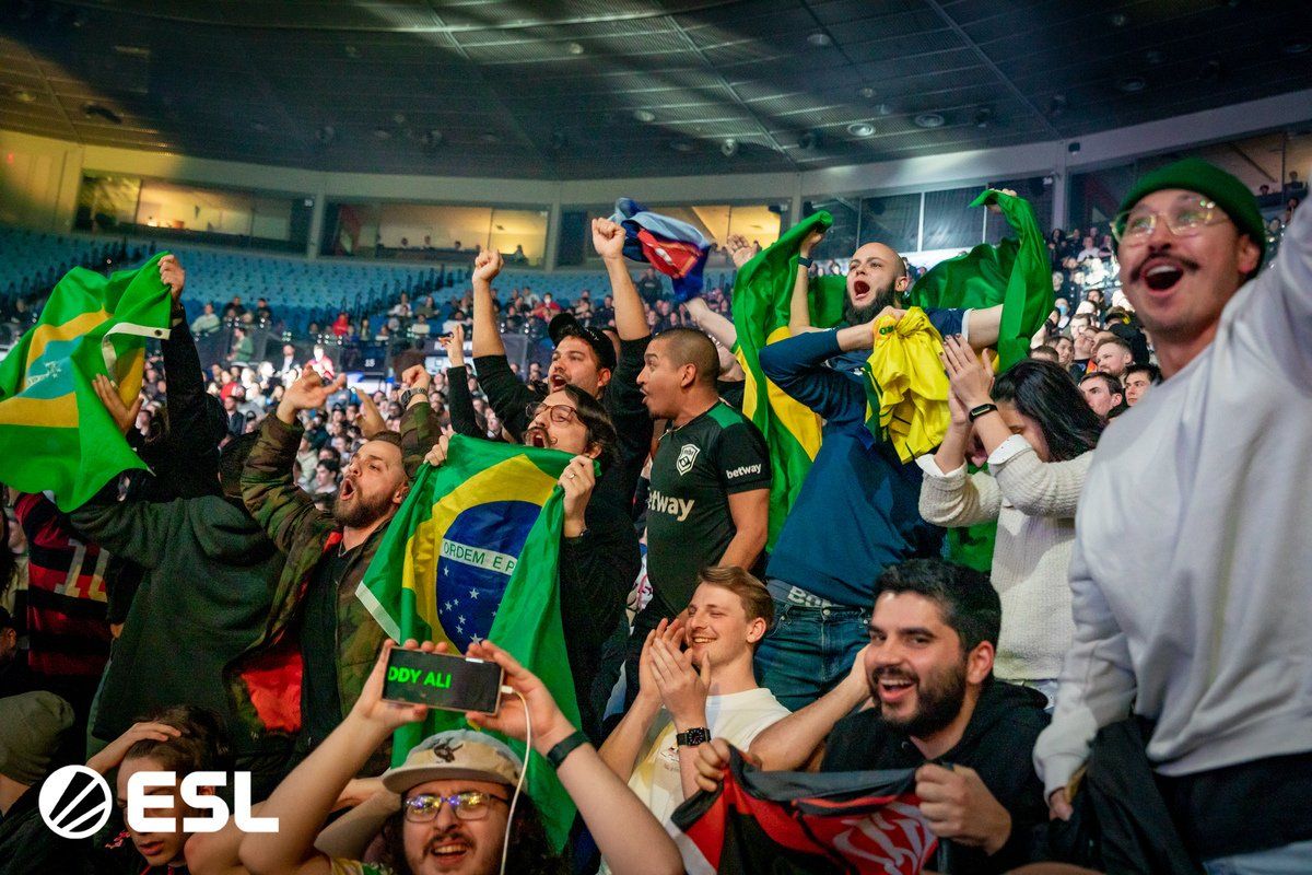 Бразильские фанаты CS:GO | Источник: твиттер ESL