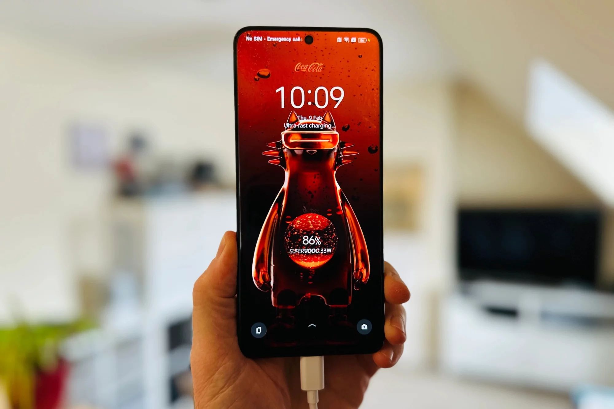 Realme представила бюджетный смартфон с дизайном в стиле Coca-Cola