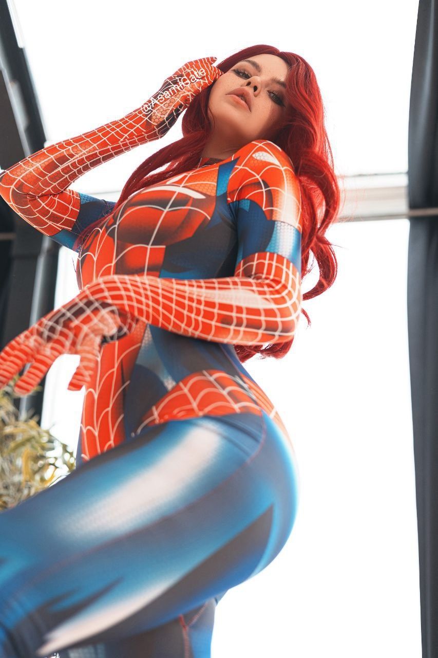 Косплей на Мэри Джейн в костюме Человека-паука. Косплеер: Asami Gate. Источник: vk.com/asamigate_cosplay 