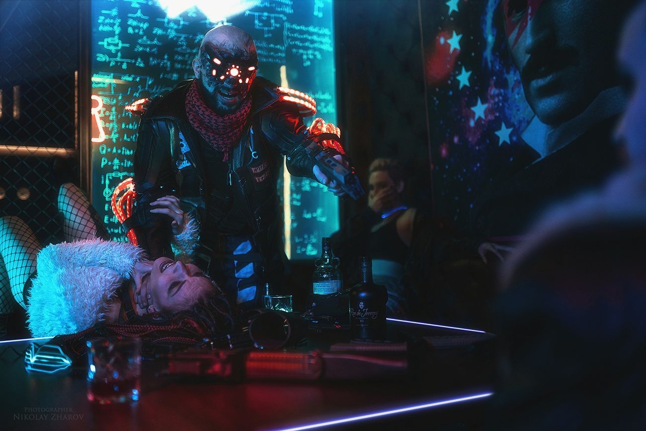 Косплей на Royce из Cyberpunk 2077. Косплеер: Александр Кузьменков. Фотограф: Николай Жаров. Источник: vk.com/nikolay_photogroup