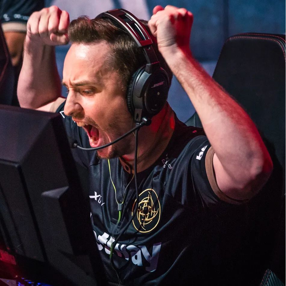 Brax cs go. Разработчик кс го. Стимы про игроков. Стимы про игроков. Про игроки кс го.