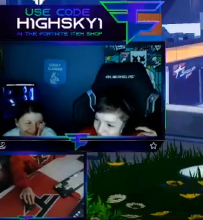 H1ghSky1 проводит трансляцию на YouTube с мамой