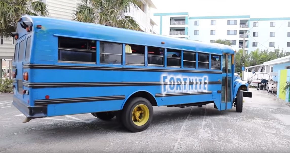 Fortnite Bus