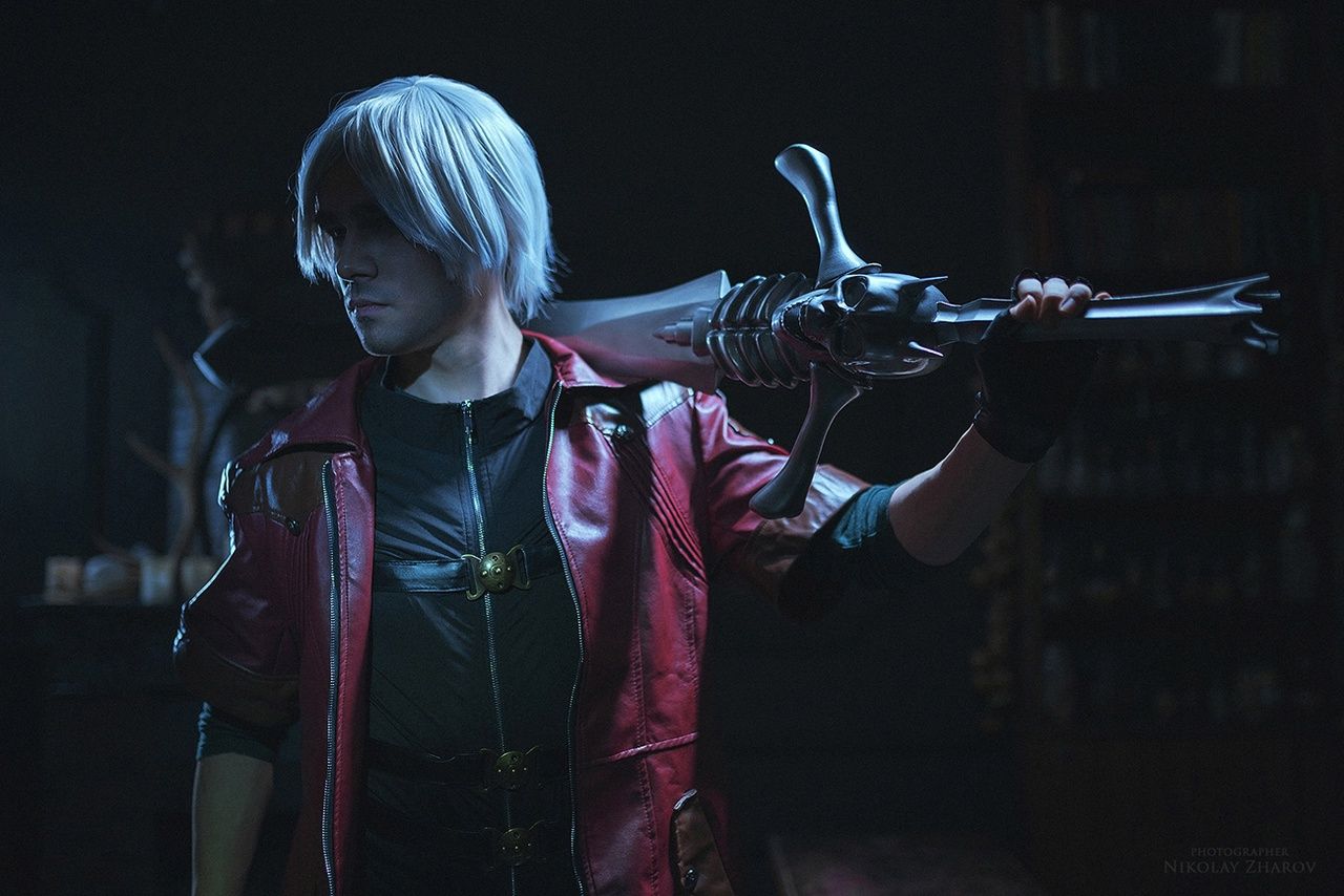 Триш соблазняет Данте — косплей на героев Devil May Cry