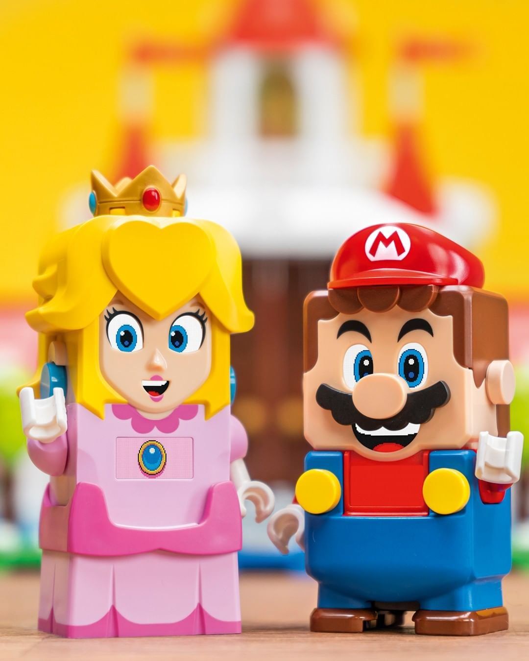 В сети раньше срока появились изображения новых наборов LEGO Mario — там  будет принцесса Пич