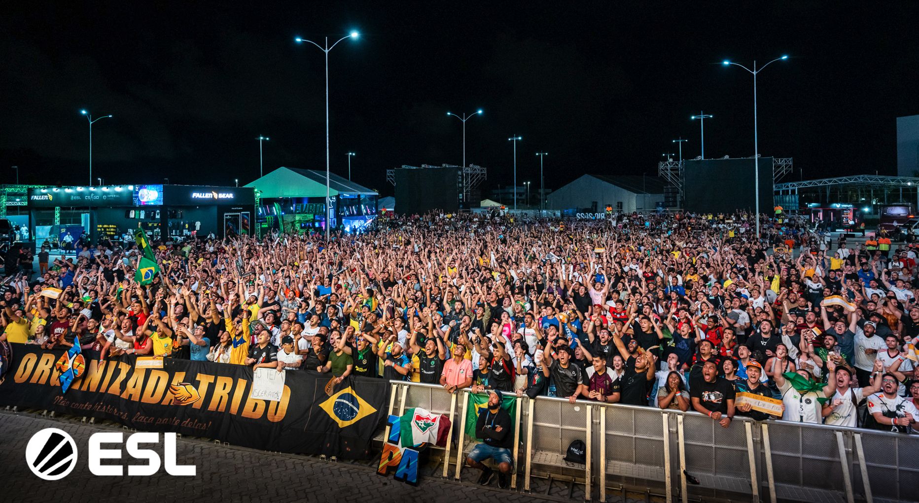 Бразильские фанаты на фестивале IEM Rio Major 2022 | Источник: твиттер ESL