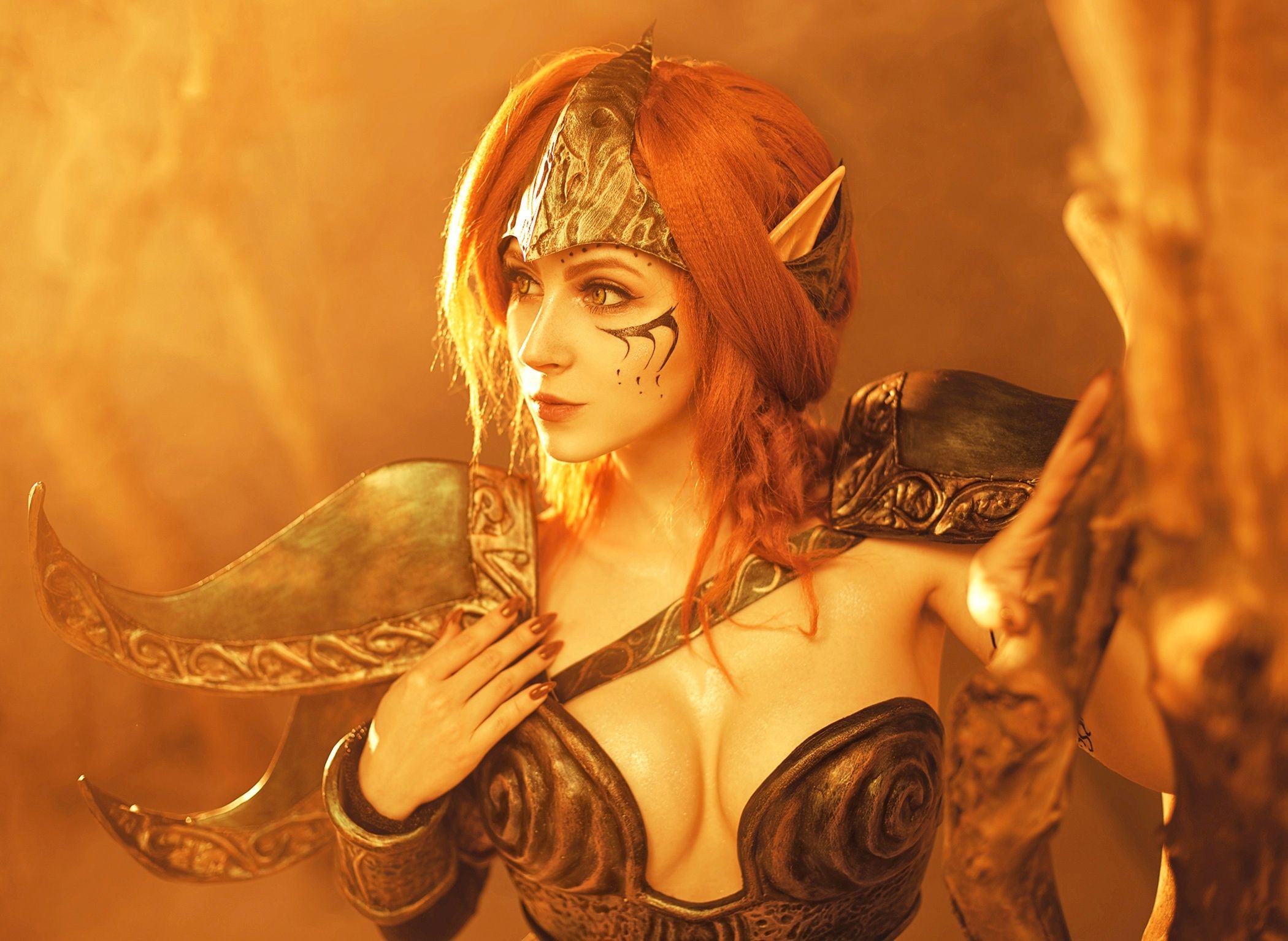 Косплей на богиню Морровинда из The Elder Scrolls. Косплеер: Роксолана Ридель. Персонаж: Альмалексия. Источник: vk.com/roxolanacosplay