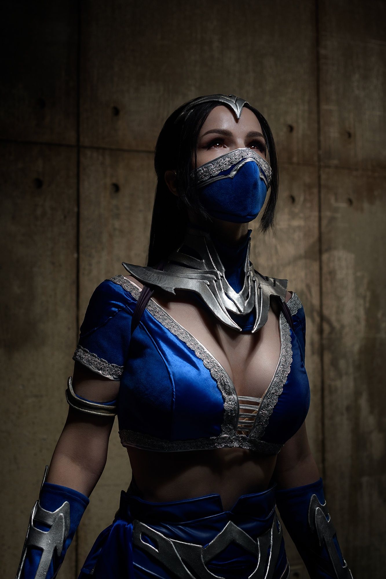 Косплей на Китану из Mortal Kombat. Косплеер: Kitana. Фотограф: makks • tobi. Источник: vk.com/kitanasherwarcos