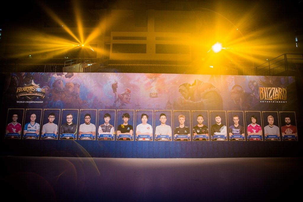 Фотографии участников на заднем плане. Фото: Blizzard Entertainment