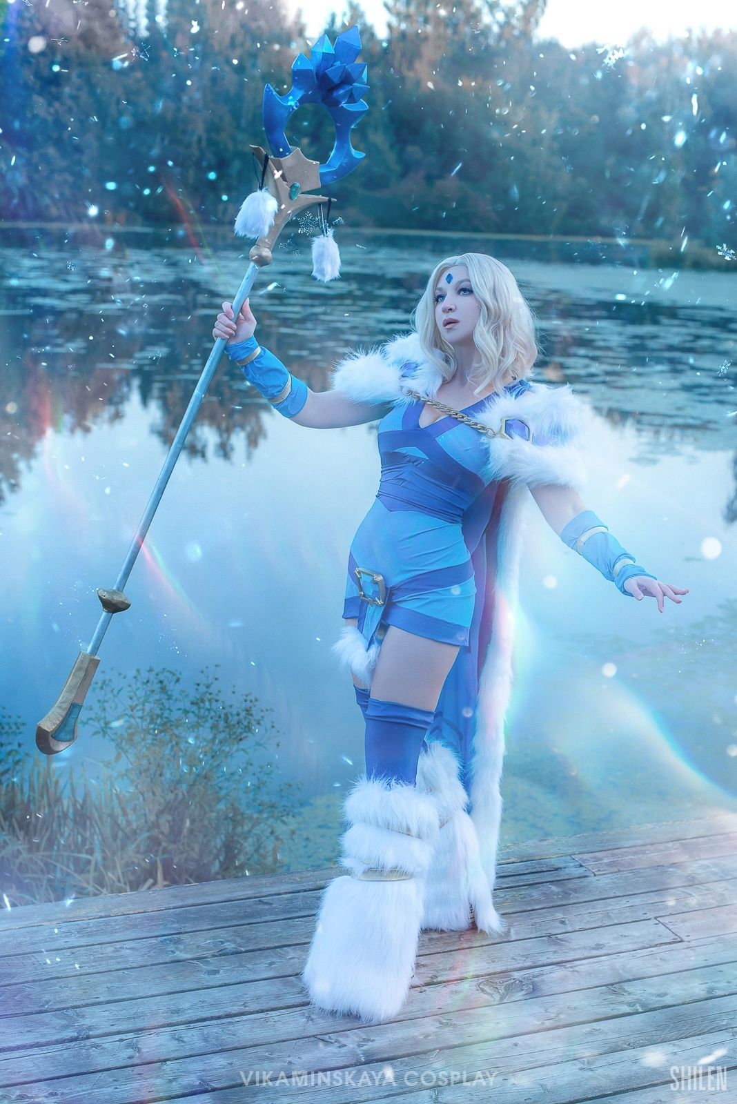 Косплей на Crystal Maiden из Dota 2. Косплеер: Vikaminskaya. Фотограф: Shilen. Источник: vk.com/vikaminskaya_cosplayer