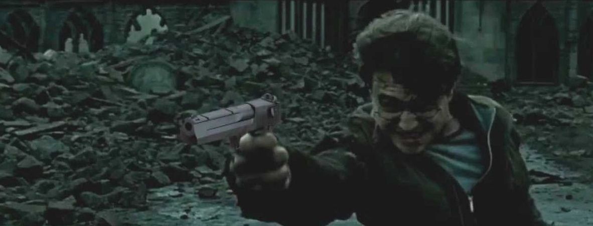 Гарри Поттер стреляет в Волан-де-Морта