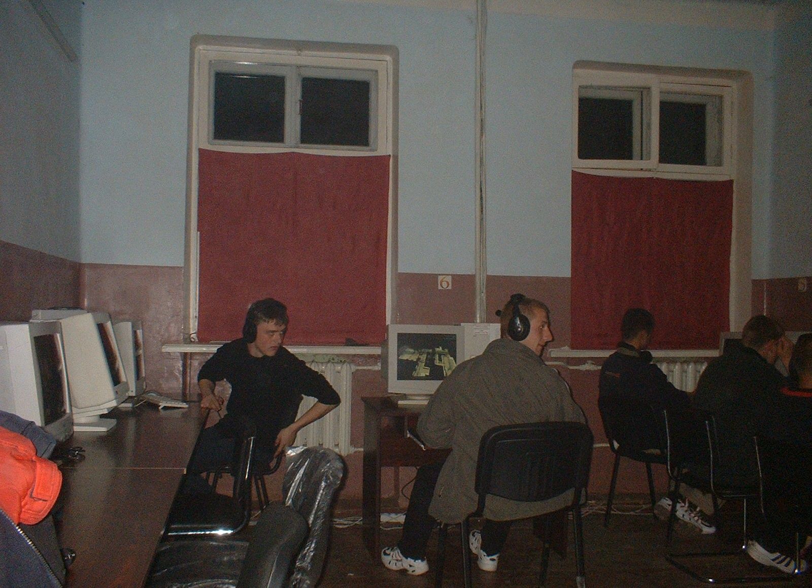 Компьютерные клубы 2000-х. Фото иллюстративное | Источник: telecomlife.ru