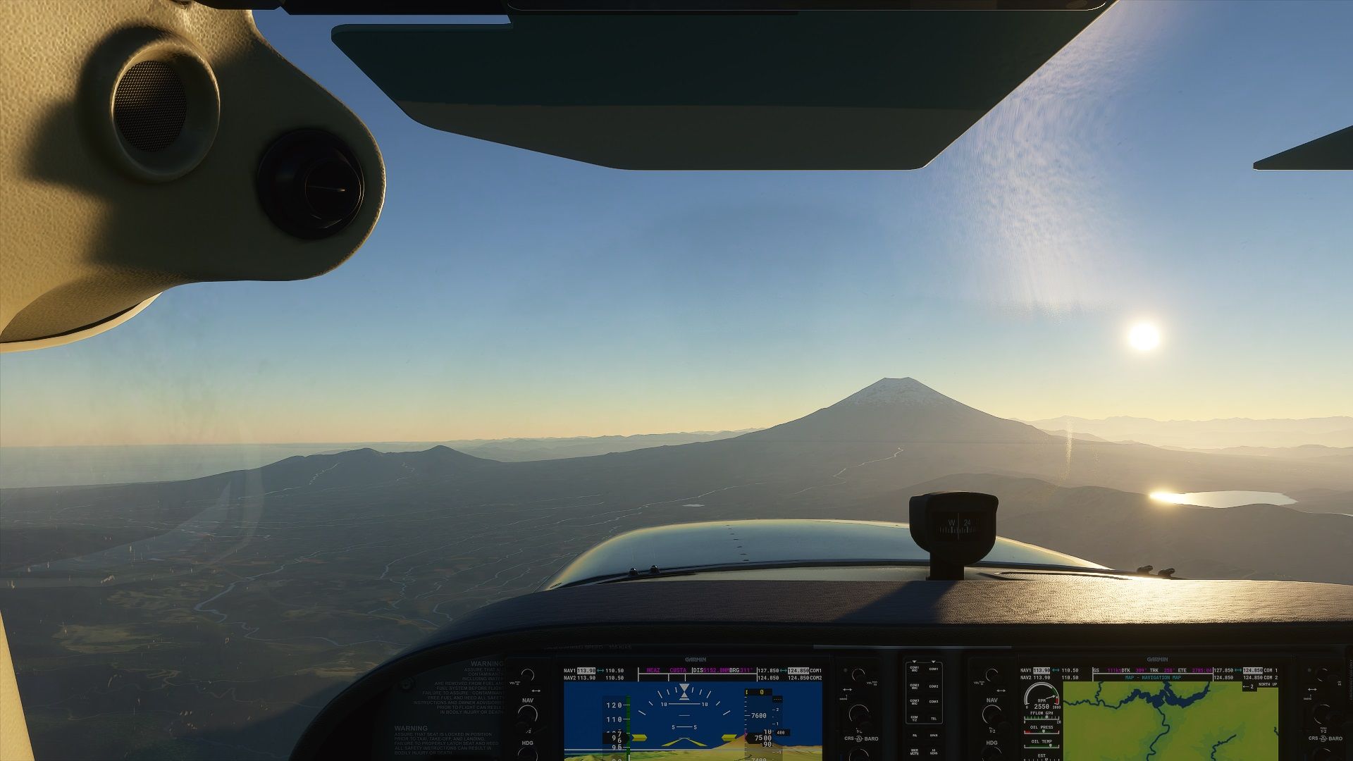 Редко увидишь гору Фудзи в безоблачном небе, ещё и на закате. Но в Microsoft Flight Simulator это сделать легко