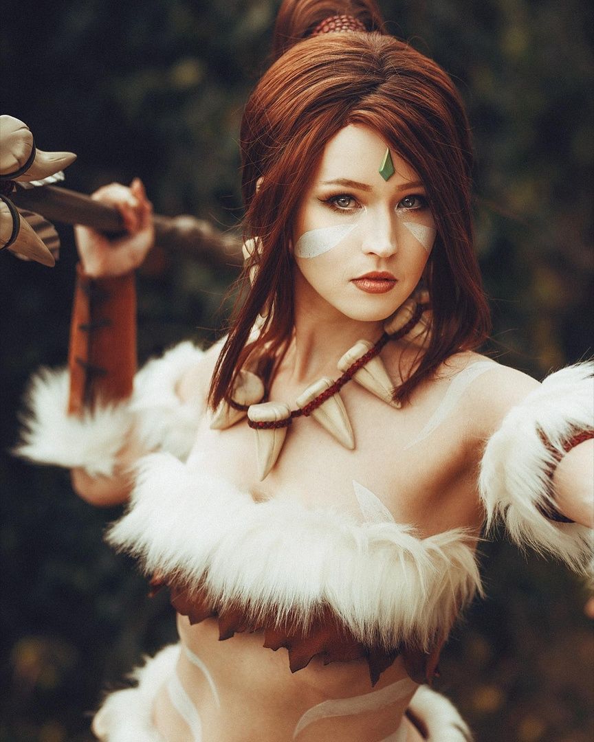 Косплей на Нидали из League of Legends. Косплеер: cheesu_cosplay. Фотограф: fotostegnitz.