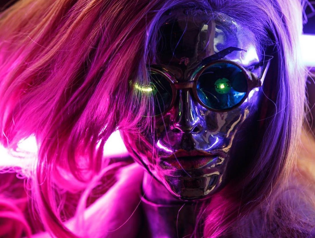 Косплей на Lizzy Wizzy из Cyberpunk 2077. Модель: Анна Ormeli Молева. Источник: instagram.com/annaormeli