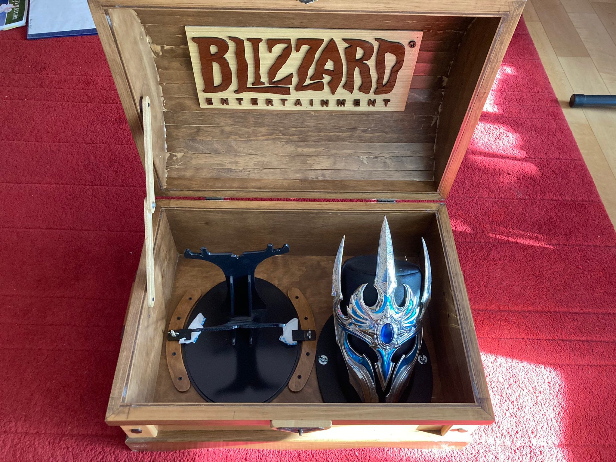Подарок за 20 лет работы в Blizzard. Источник: twitter.com/krolco