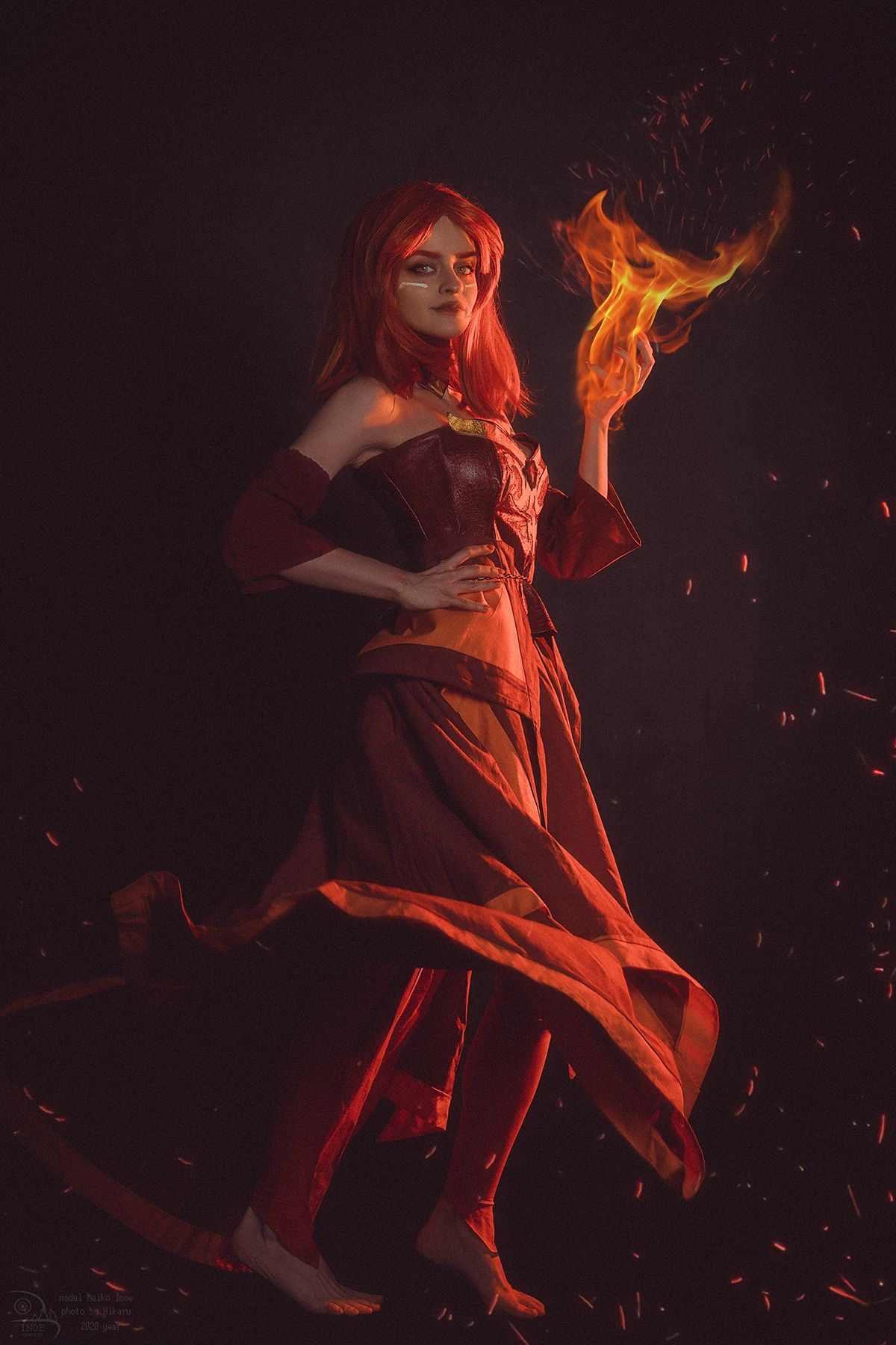 Косплей на Lina из Dota 2. Косплеер: Meiko Inoe. Фотограф: Hikaru. Источник: vk.com/inoecosplay