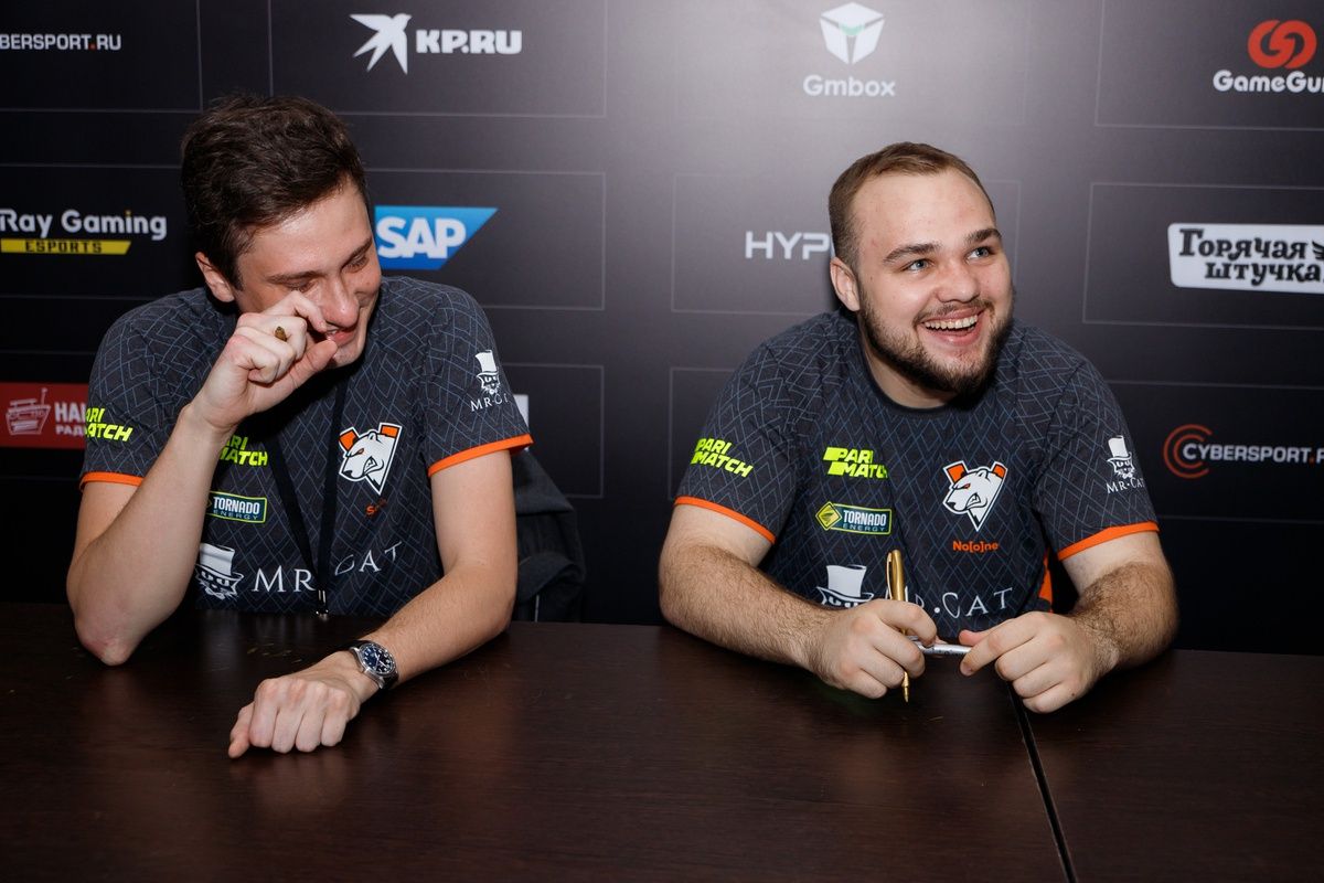 Vp dota. VP Dota 2 состав. Virtus.Pro дота 2. Virtus Pro 2020. Состав Виртус про дота 2.