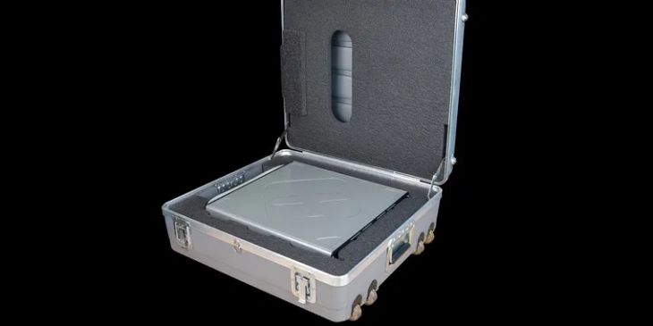 Представлен портативный SSD на 368 ТБ — он весит 13 кг