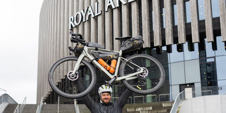 PashaBiceps добрался до Копенгагена из Варшавы на велосипеде — он преодолел тысячу километров