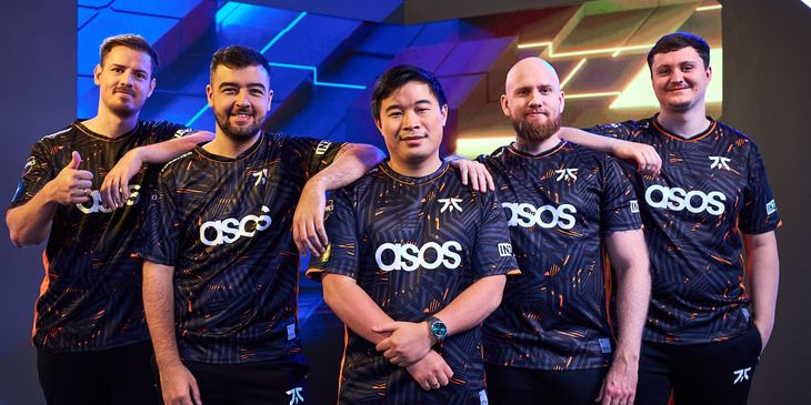 Cloud9 или Fnatic — кто пройдет в четвертьфинал Gamers8 2023 по CS:GO?