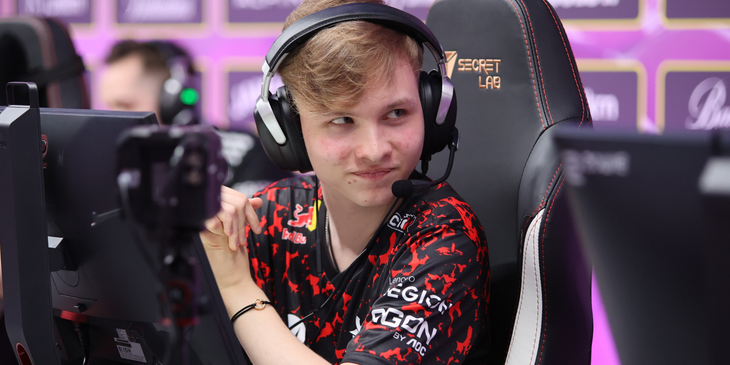 S1mple и m0NESY оказались самыми популярными игроками 2023 года по CS2 на Cybersport.ru