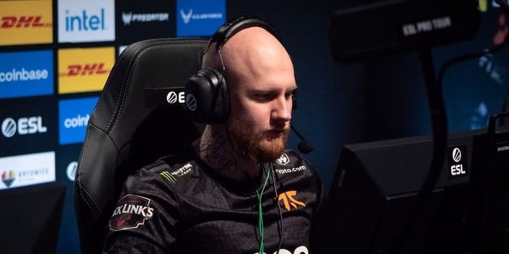 Fnatic победила Astralis в стартовом матче группы C на ESL Pro League Season 20